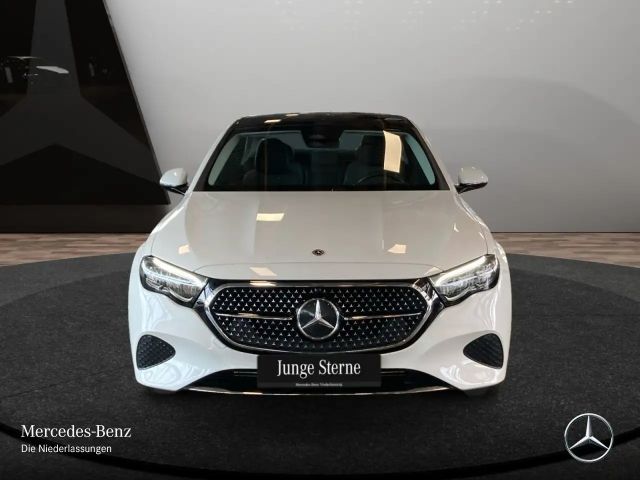 Mercedes-Benz E 220 AVANTGARDE E 220 d Sedan
