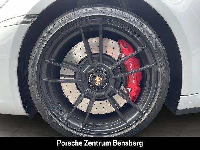 Porsche 992 4 Cabrio GTS Targa