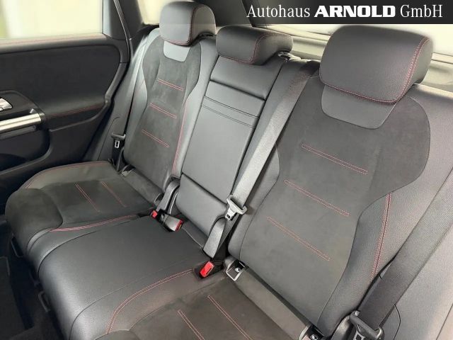 Mercedes-Benz B 200 AMG Line Sedan