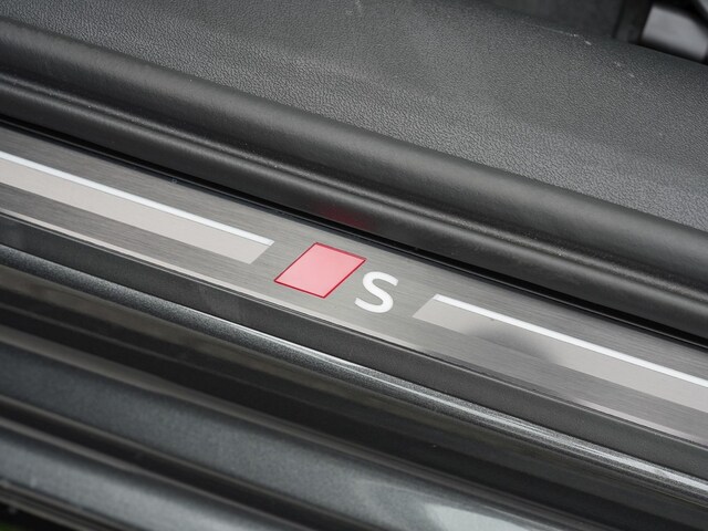 Audi A6 Avant Quattro S-Tronic