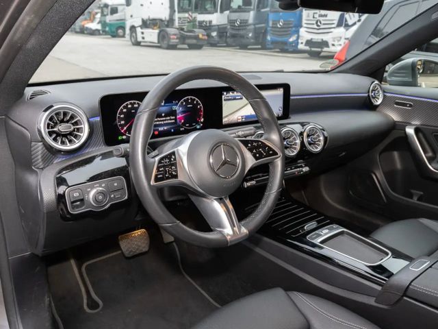 Mercedes-Benz A 200 Hatchback