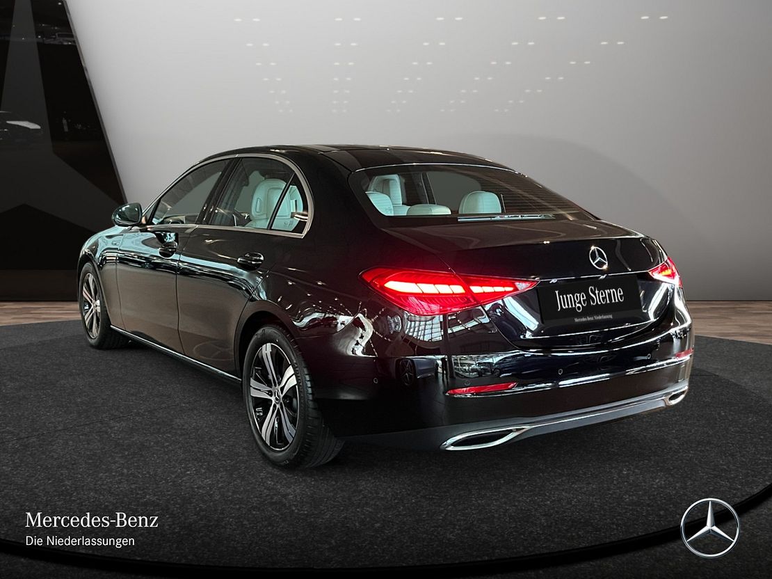 Mercedes-Benz C 180 Sedan