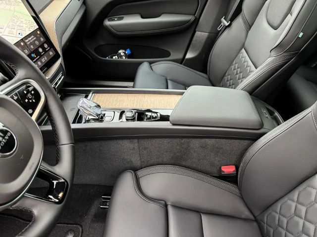 Volvo XC60 AWD Dark Plus