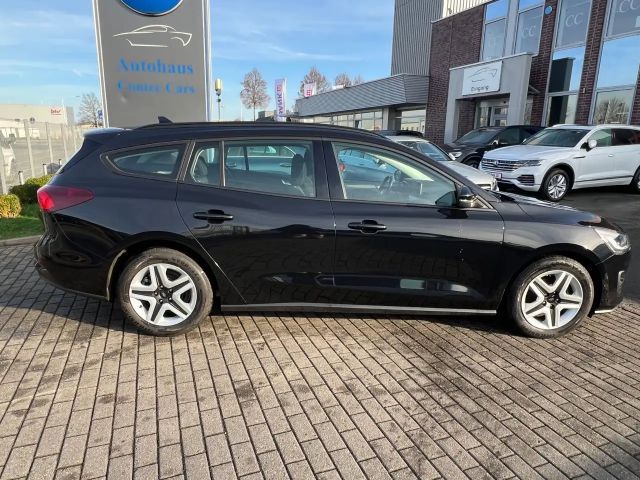Ford Focus Cool & Connect EcoBoost Wagon