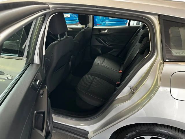 Ford Focus Titanium Wagon