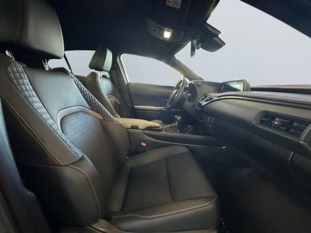 Lexus UX 250h