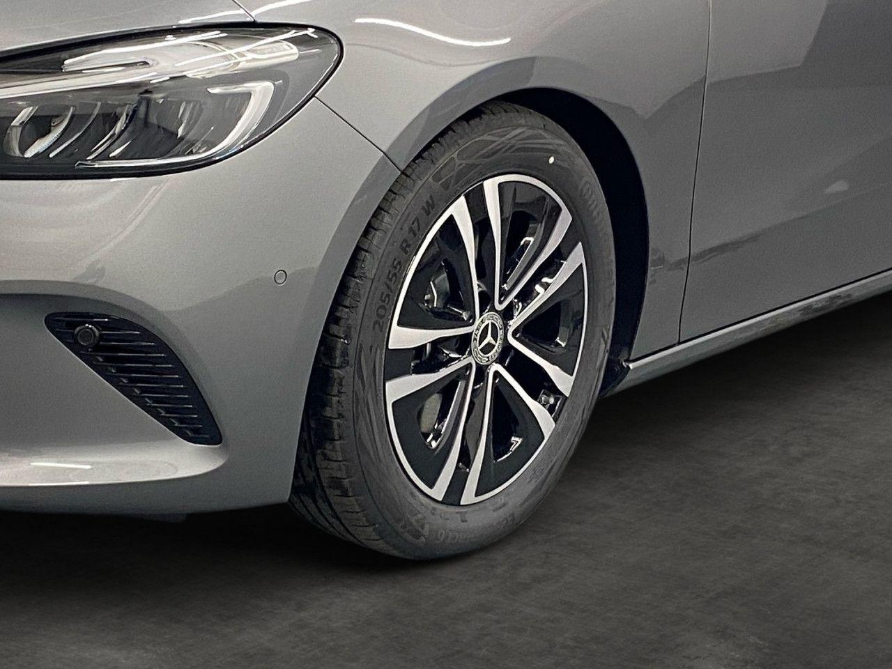 Mercedes-Benz B 180 Progressive Sedan