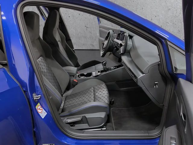 Volkswagen Golf 1.5 TSI Plus R-Line