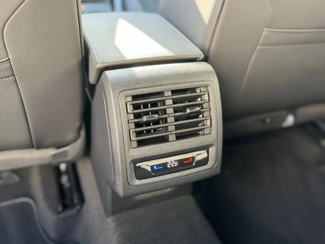 Volkswagen Golf 1.5 TSI Golf VIII R-Line