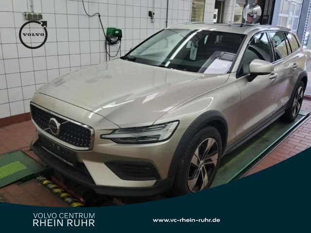 Volvo V60 Cross Country AWD Plus