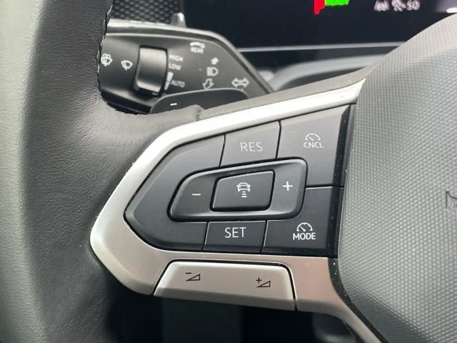 Volkswagen Passat 1.5 eTSI Business Variant