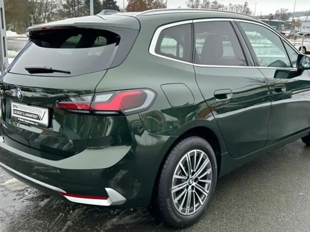 BMW 220 220d Active Tourer Luxury Line Sedan