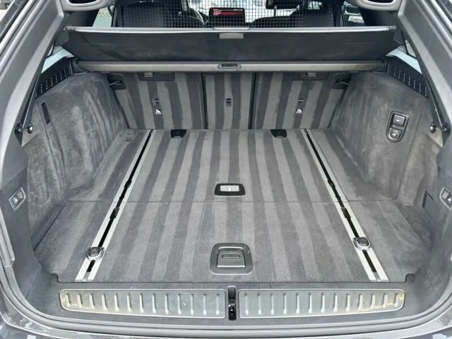 BMW 530 530i Luxury Line Touring xDrive