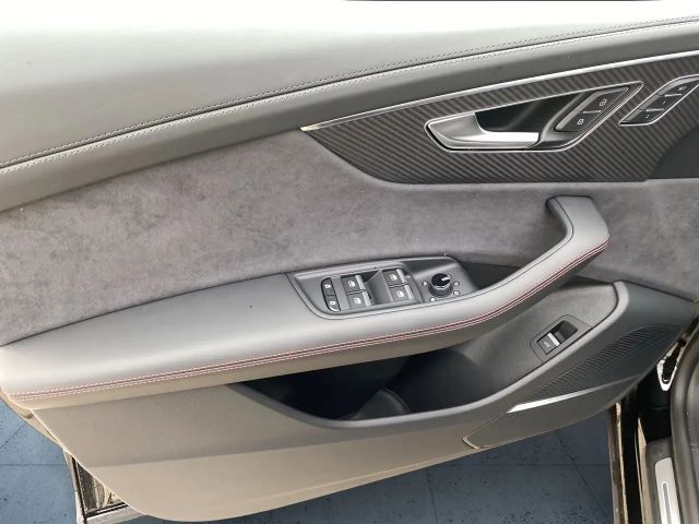 Audi RS Q8 SUV tiptr. PANO Stdhzg Vmax305 HUD 23´