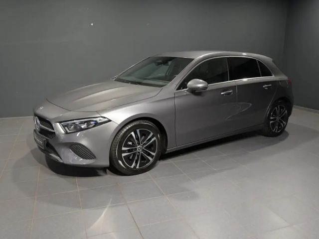 Mercedes-Benz A 200 A 200 d