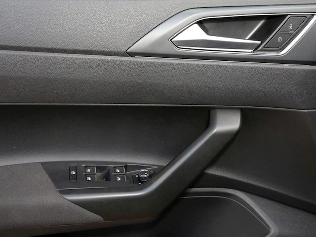 Volkswagen Polo 1.0 TSI DSG R-Line