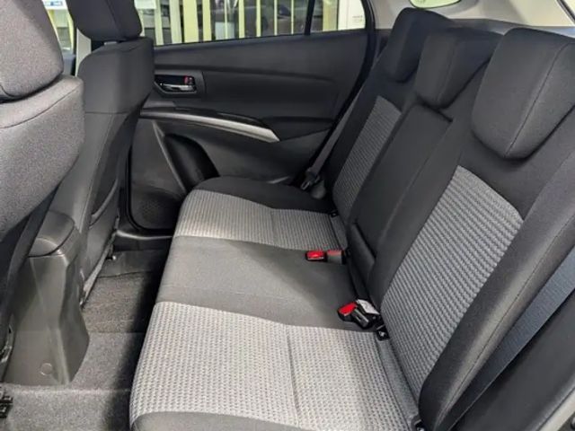 Suzuki S-Cross Hybrid