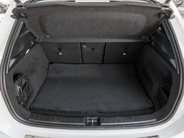 Mercedes-Benz GLA 180 Progressive