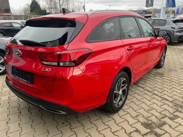 Hyundai i30 1.6 CRDi Intro Edition Intro Edition