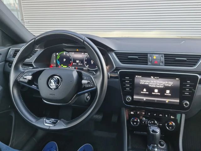 Skoda Superb Combi iV