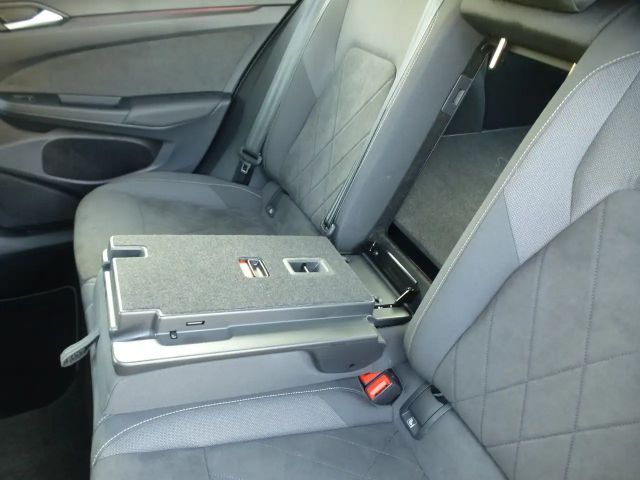 Volkswagen Golf Life Variant