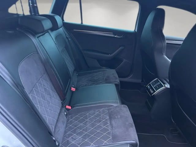 Skoda Superb 2.0 TDI Combi Sportline