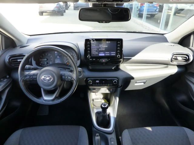 Toyota Yaris Hatchback Team D