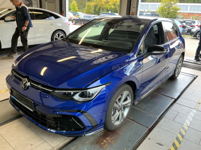 Volkswagen Golf 1.5 eTSI DSG Golf VIII R-Line