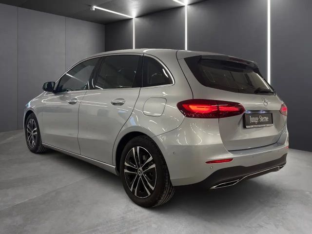 Mercedes-Benz B 200 Progressive Sedan