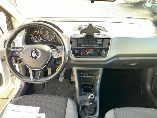 Volkswagen up! Active