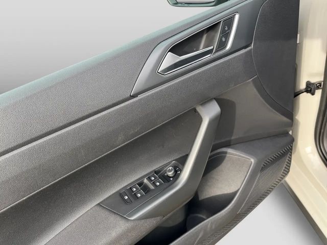 Volkswagen Polo 1.0 TSI DSG R-Line