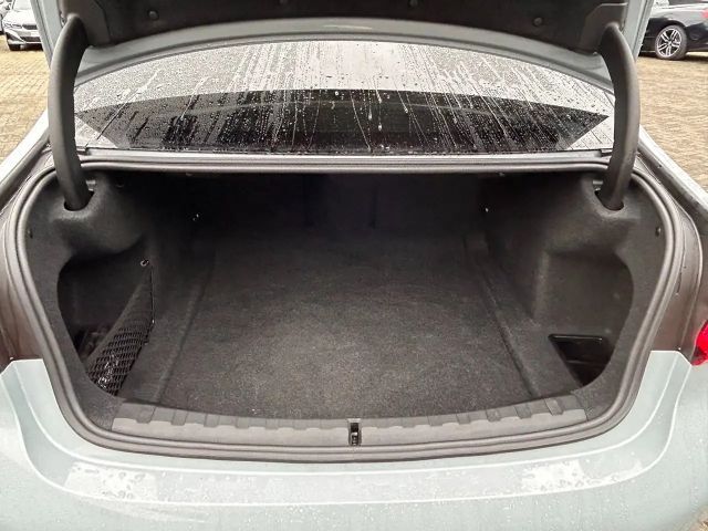 BMW 320 320i M-Sport Sedan