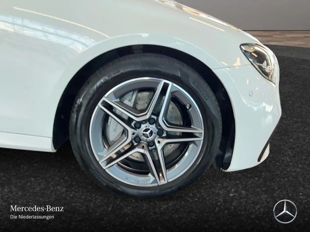 Mercedes-Benz E 220 AMG Line E 220 d Sedan