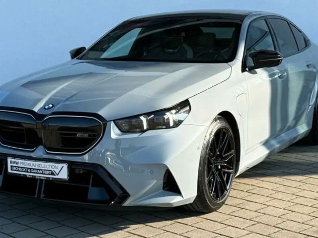 BMW M5 Sedan