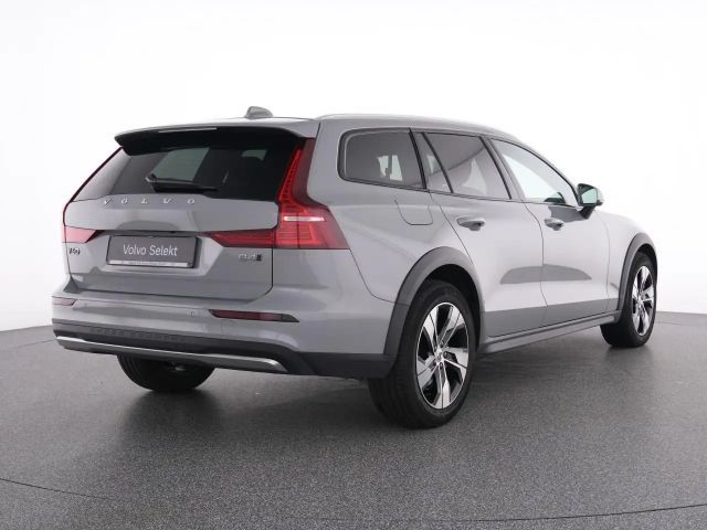 Volvo V60 Cross Country AWD Plus
