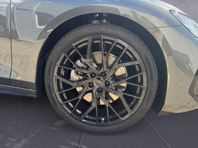 Audi A6 Avant Quattro S-Tronic