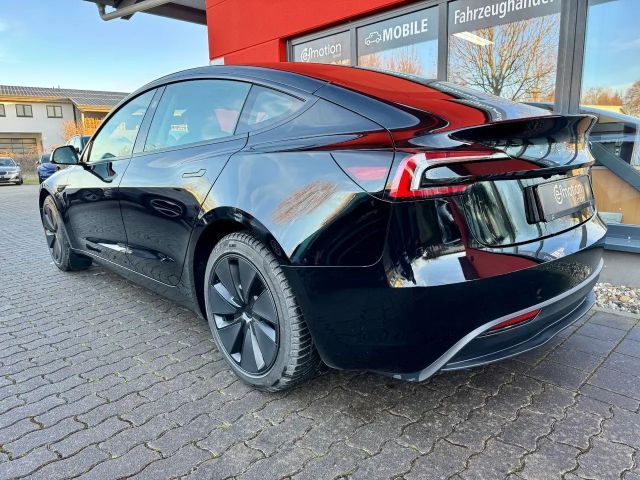 Tesla Model 3 AWD Long Range