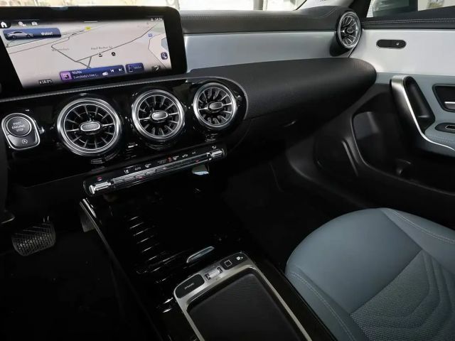 Mercedes-Benz CLA 180 Coupé