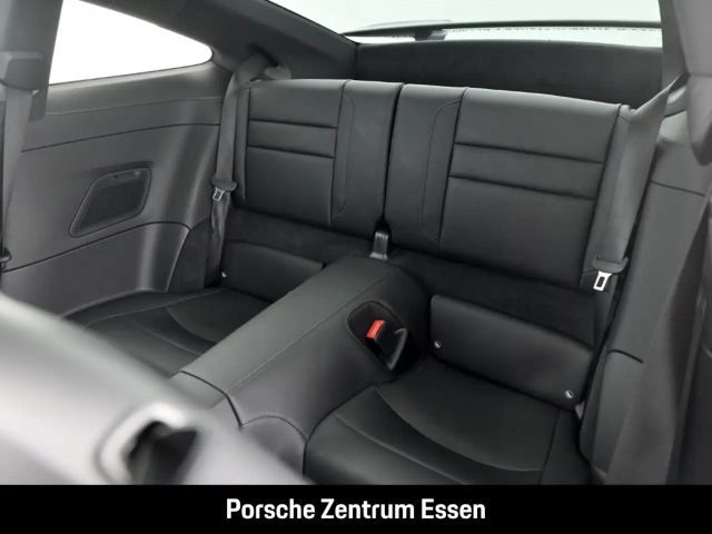 Porsche 992 Carrera Coupé GTS