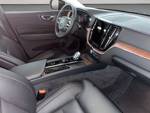 Volvo XC60 Dark Plus