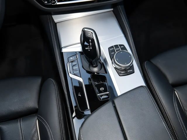 BMW 530 530d Luxury Line Sedan xDrive