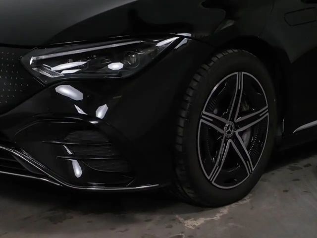 Mercedes-Benz EQE 300 AMG Line Sedan