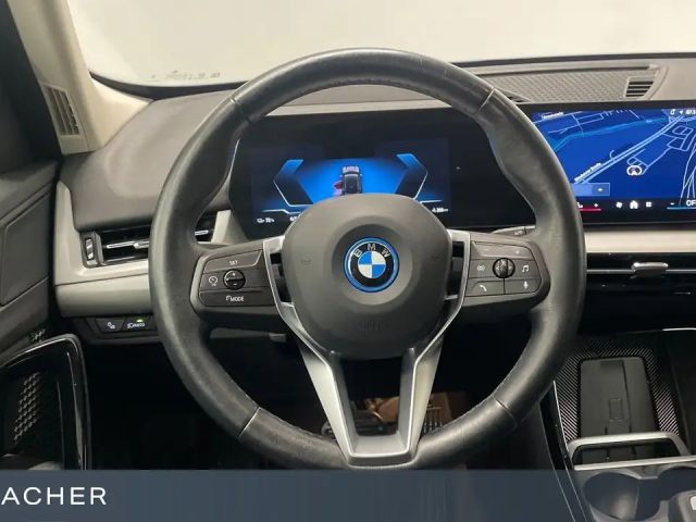 BMW X1 IX1 A XDRIVE30 LCPro HUD 360 SHZ AdaptLED 17" LM