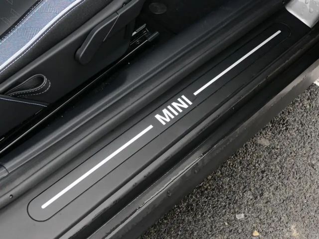 MINI Cooper E Classic