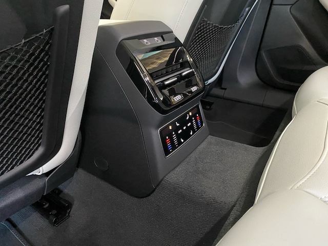 Audi A6 Avant Quattro S-Tronic