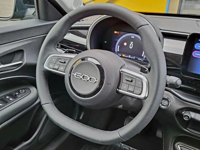 Fiat 600e 600 POP 48V eDCT *LED*R-KAMERA*SHZ*KURVENLICHT*