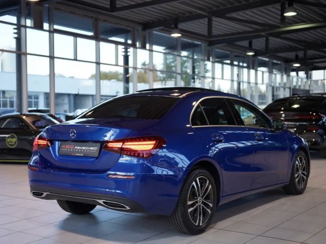 Mercedes-Benz A 180 A 180 d Progressive