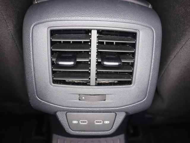 Volkswagen T-Roc 1.5 TSI DSG R-Line