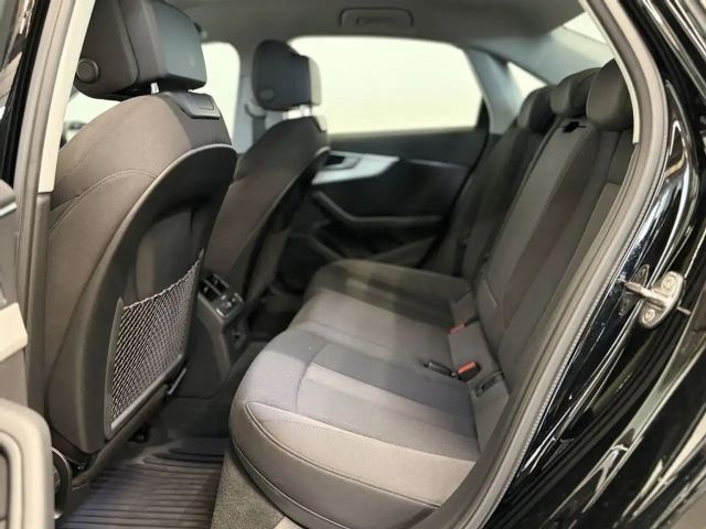 Audi A4 Sedan