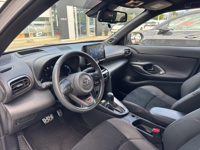 Toyota Yaris Cross 5-deurs Bi-Tone GR